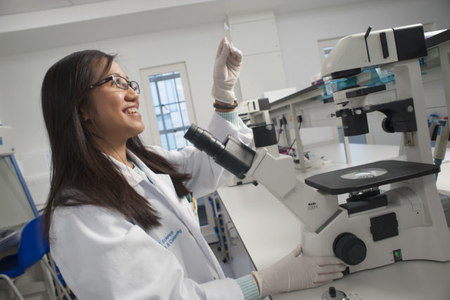 kingston-university-adc6dd7-microbiology-laboratory